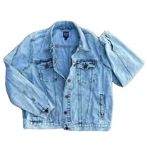 Gap vintage washed blue jean jacket large